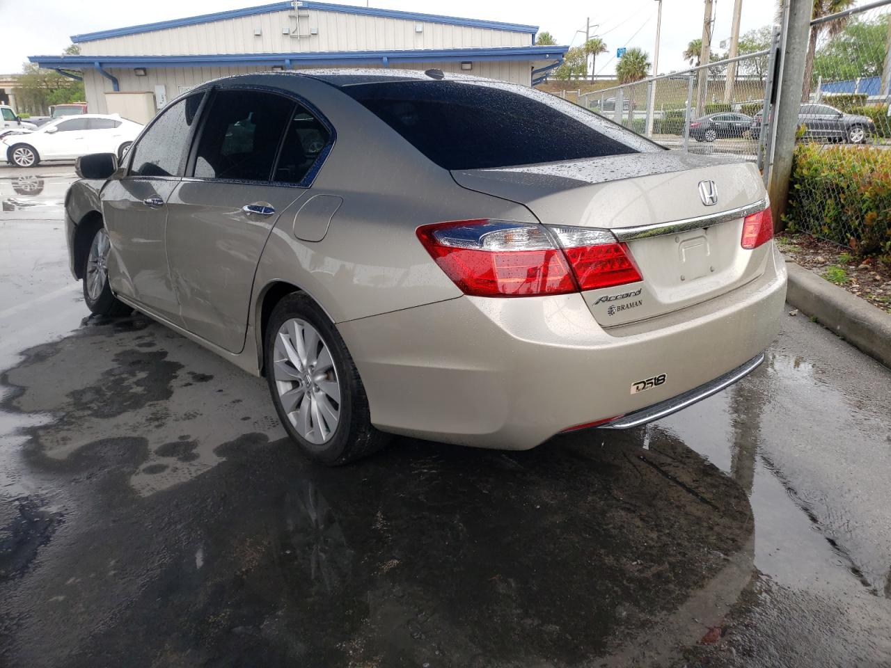 Photo 3 from auction – 2015 HONDA ACCORD EXL with VIN 1HGCR2F86FA179726
