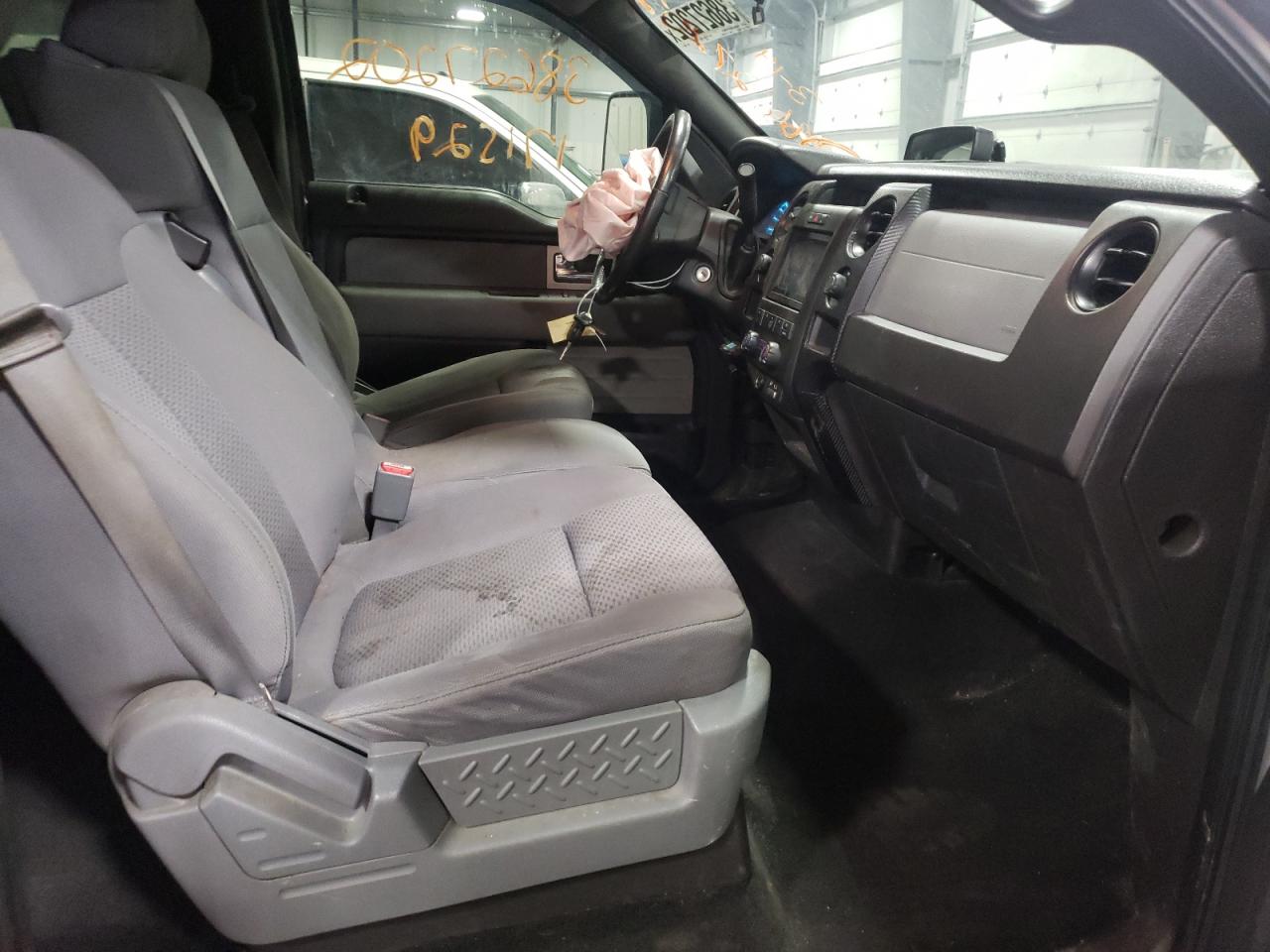 Photo 5 from auction – 2011 FORD F150 SUPER with VIN 1FTFW1EF0BFD30877