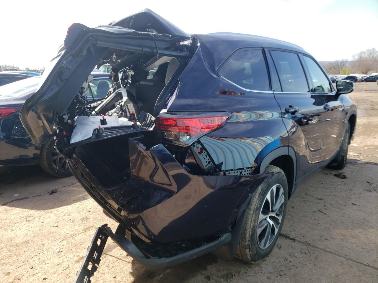Photo 4 from auction – 2021 TOYOTA HIGHLANDER with VIN 5TDGBRCH7MS536347
