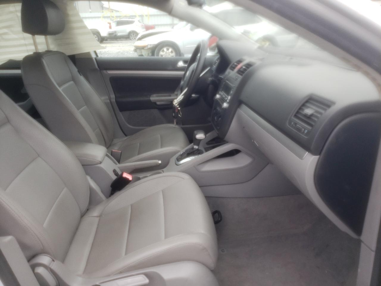 Photo 5 from auction – 2006 VOLKSWAGEN JETTA 2.5 with VIN 3VWRF71K36M711628