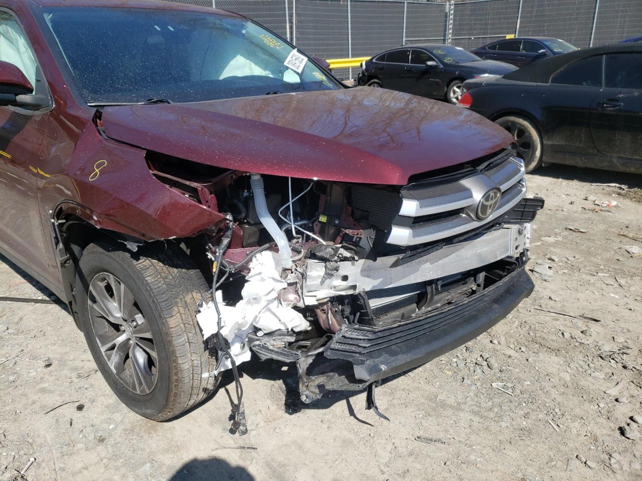 Photo 9 from auction – 2019 TOYOTA HIGHLANDER with VIN 5TDBZRFH2KS983554