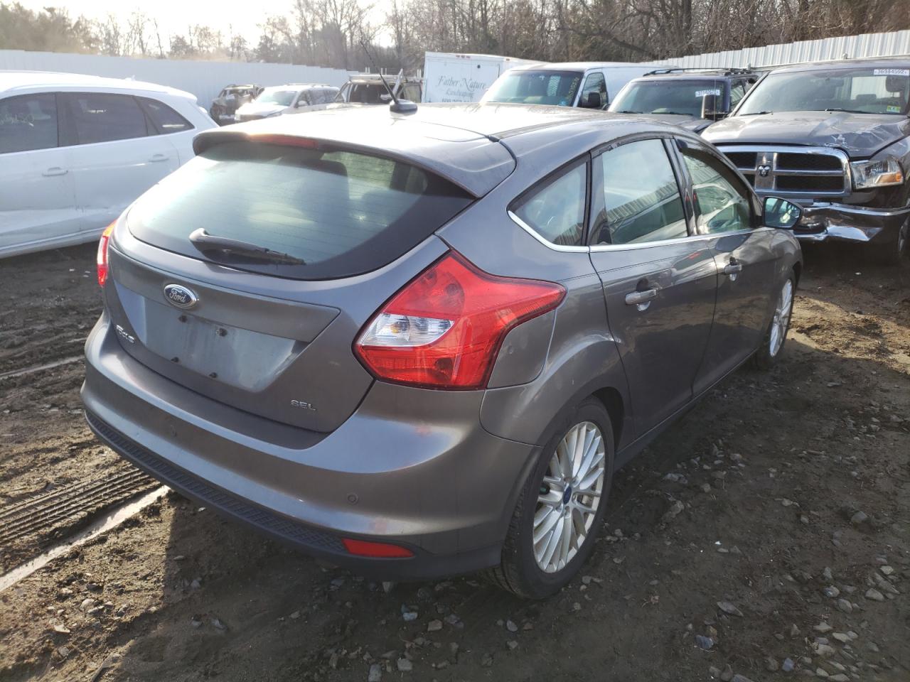 Photo 4 from auction – 2012 FORD FOCUS SEL with VIN 1FAHP3M28CL144867