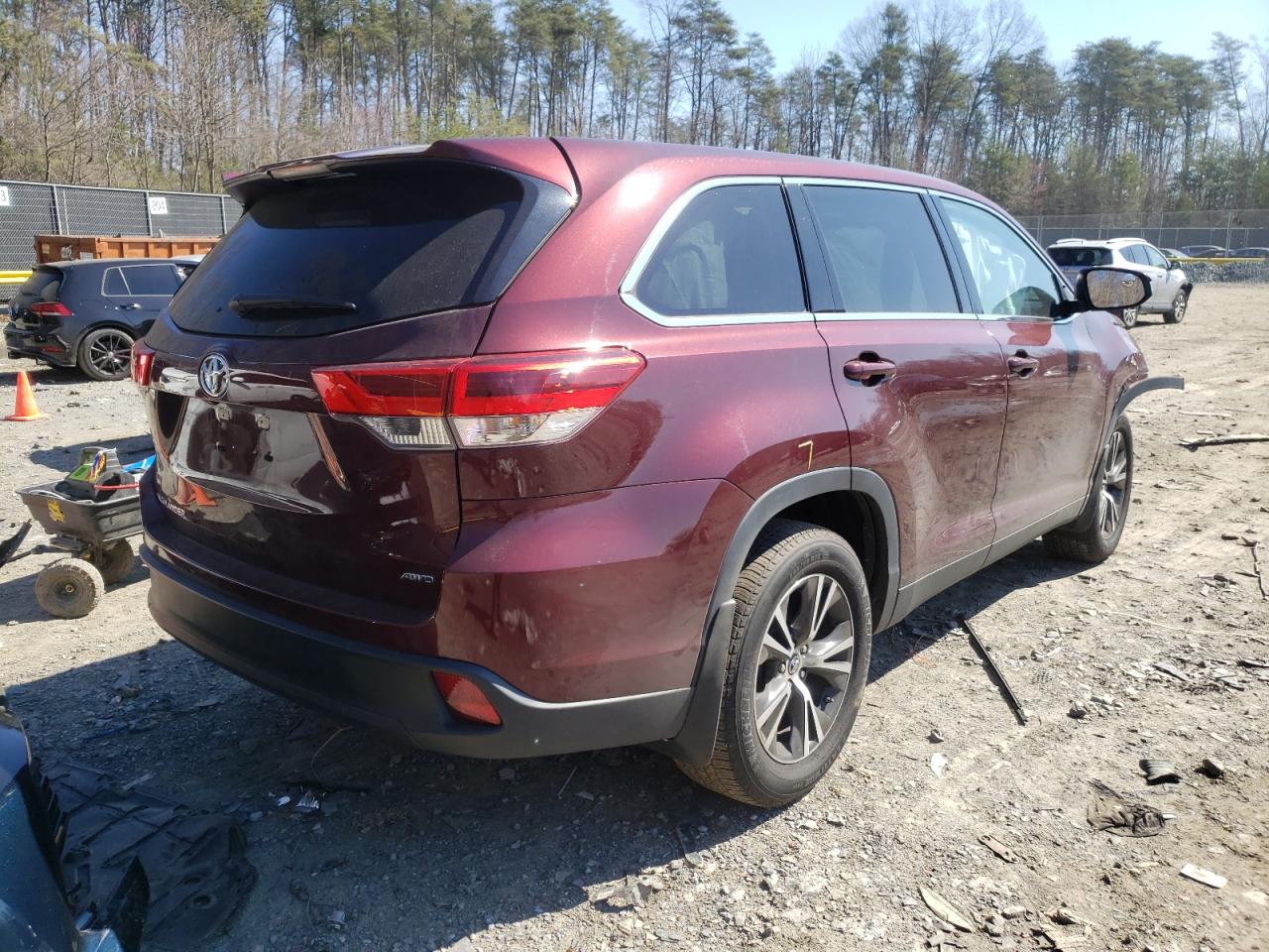 Photo 4 from auction – 2019 TOYOTA HIGHLANDER with VIN 5TDBZRFH2KS983554