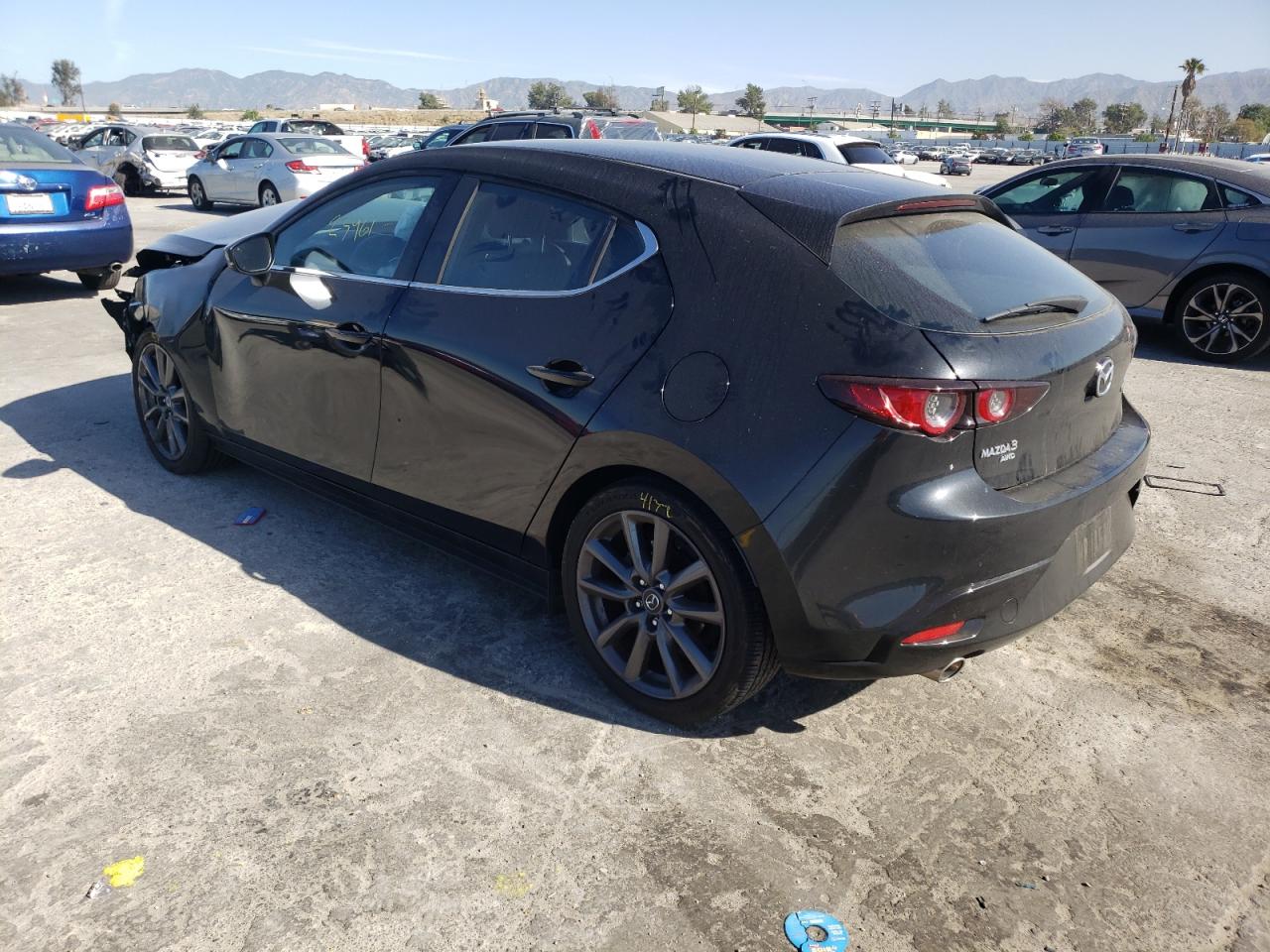 Фото 3 с аукциона – 2020 MAZDA 3 с VIN JM1BPBLMXL1158214
