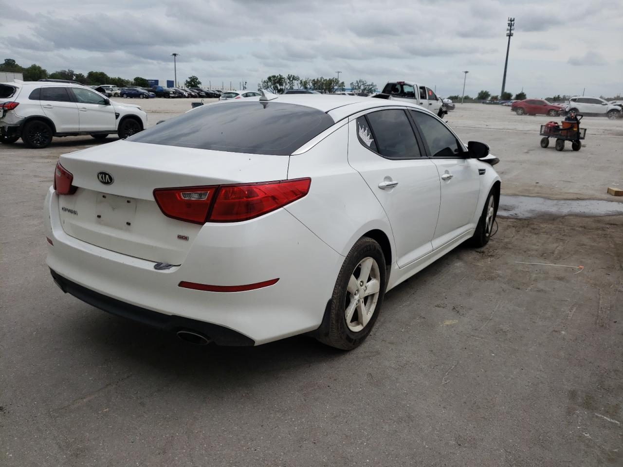 Photo 4 from auction – 2015 KIA OPTIMA LX with VIN KNAGM4A76F5648537