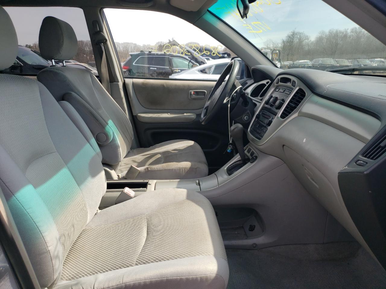 Photo 5 from auction – 2005 TOYOTA HIGHLANDER with VIN JTEEP21AX50132285