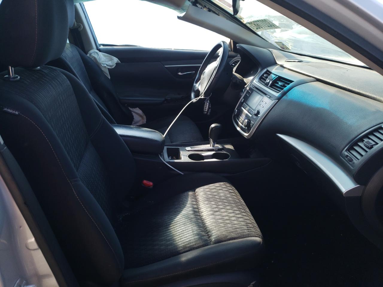 Photo 5 from auction – 2017 NISSAN ALTIMA 2.5 with VIN 1N4AL3AP0HC120261