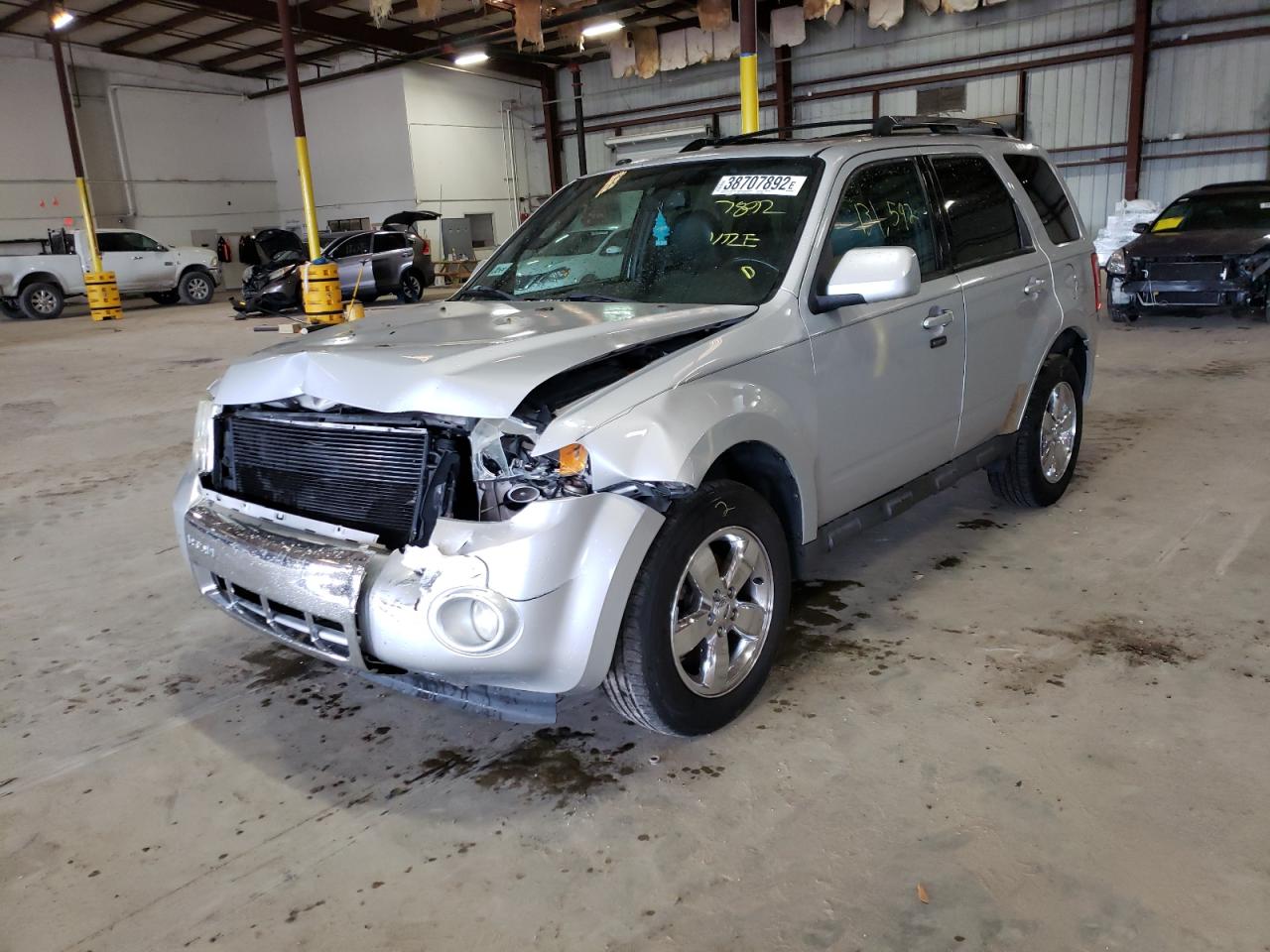 Photo 2 from auction – 2011 FORD ESCAPE with VIN 1FMCU9EG9BKB83395