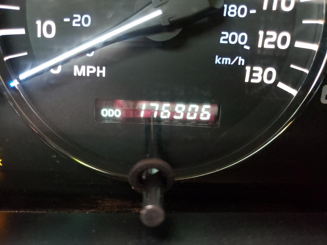 Photo 8 from auction – 2004 LEXUS LX 470 with VIN JTJHT00W343543018