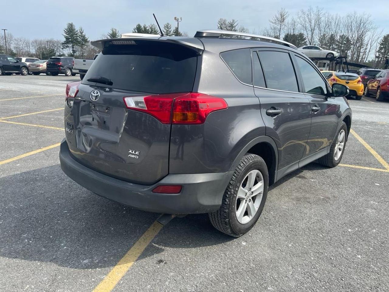 Photo 4 from auction – 2013 TOYOTA RAV4 XLE with VIN JTMRFREV0D5003620