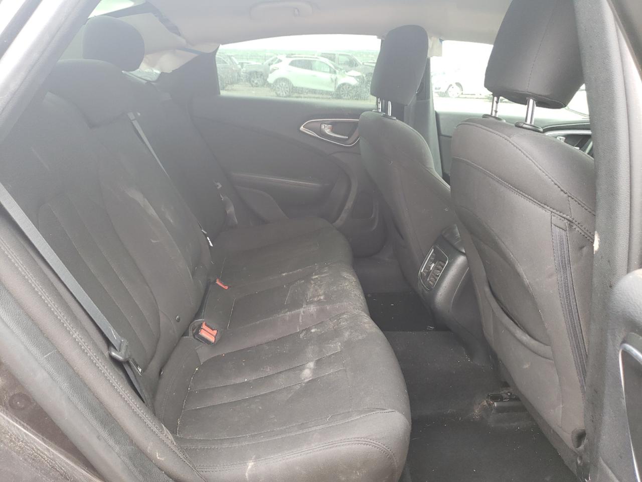 Photo 6 from auction – 2016 CHRYSLER 200 LIMITE with VIN 1C3CCCAG8GN134757