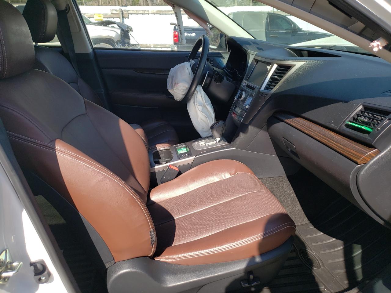 Photo 5 from auction – 2014 SUBARU OUTBACK 2. with VIN 4S4BRCPC6E3302524