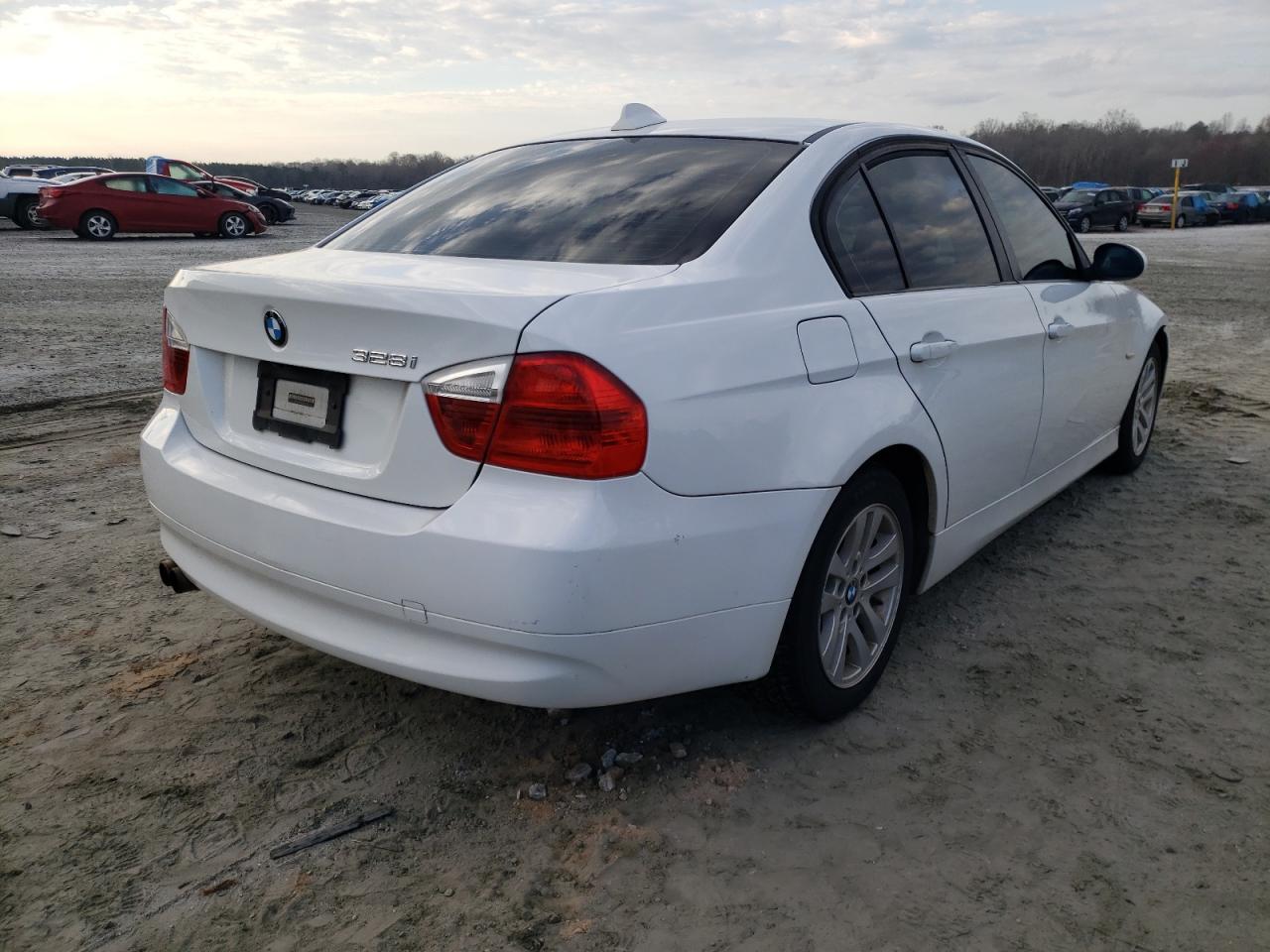 Photo 4 from auction – 2007 BMW 328 I with VIN WBAVA335X7KX76773