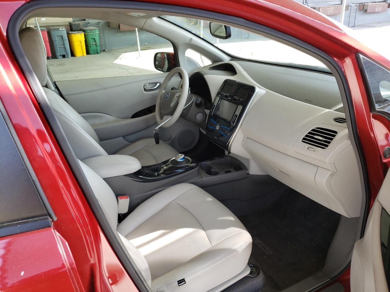 Photo 5 from auction – 2011 NISSAN LEAF SV with VIN JN1AZ0CP3BT008052