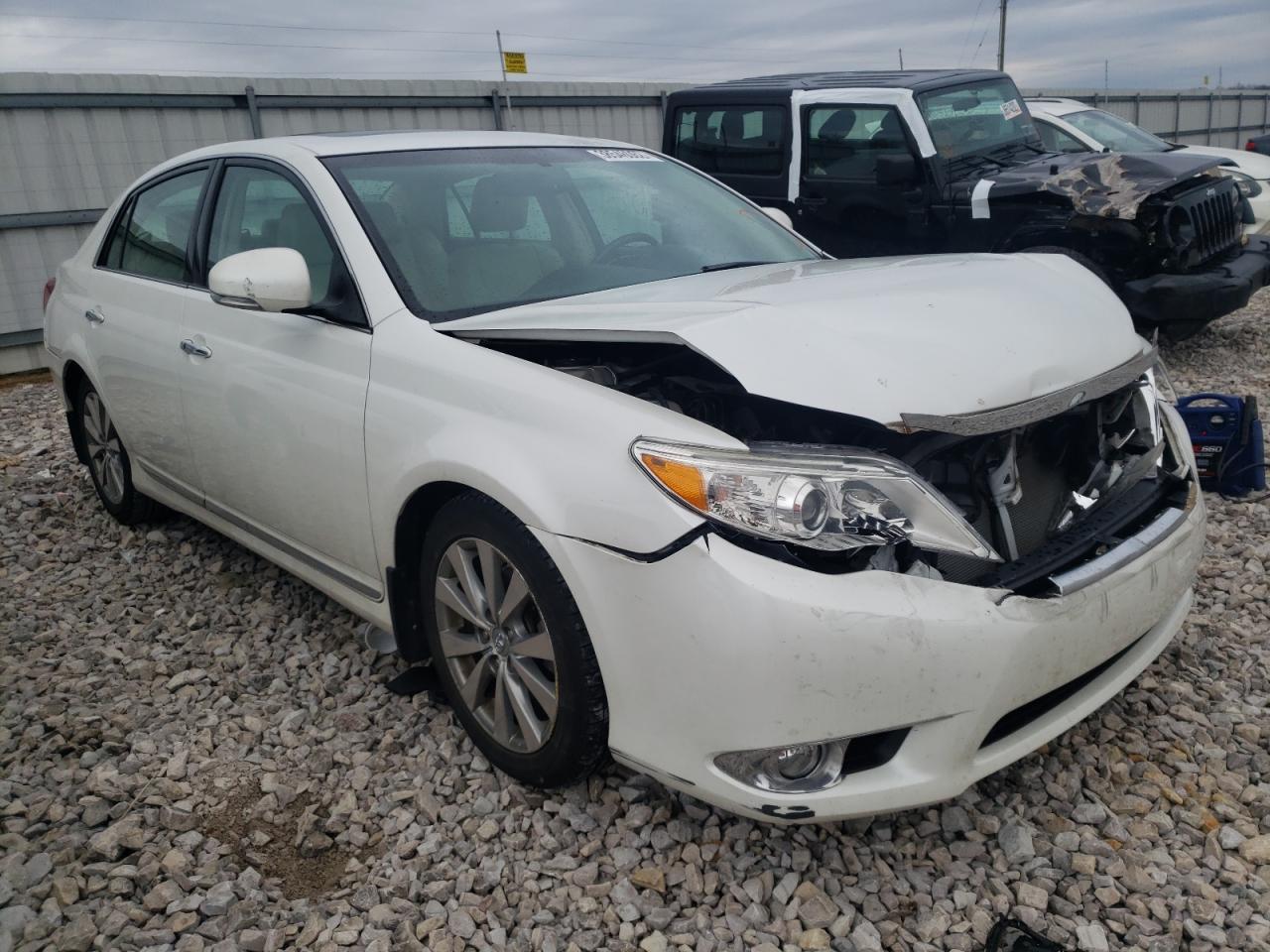 TOYOTA AVALON BAS 2012 مع رقم تعريف المركبة 4T1BK3DB4CU463106 - صورة من المزاد