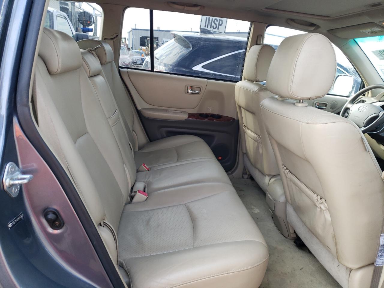 Photo 6 from auction – 2005 TOYOTA HIGHLANDER with VIN JTEEP21A450112629