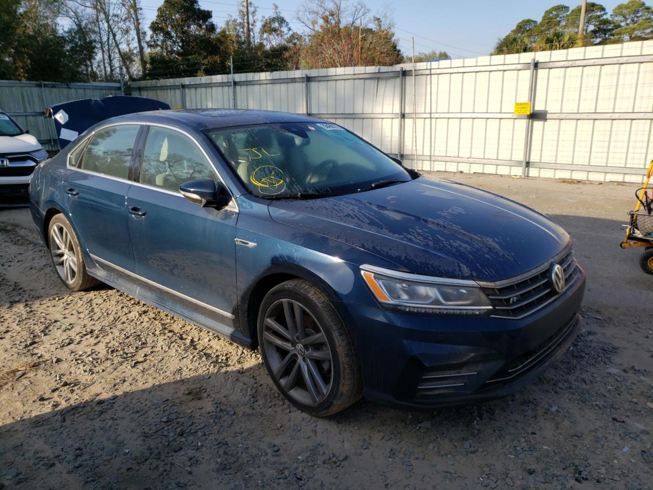VOLKSWAGEN PASSAT SE 2019 with VIN 1VWMA7A37KC011995 - Photo from auction