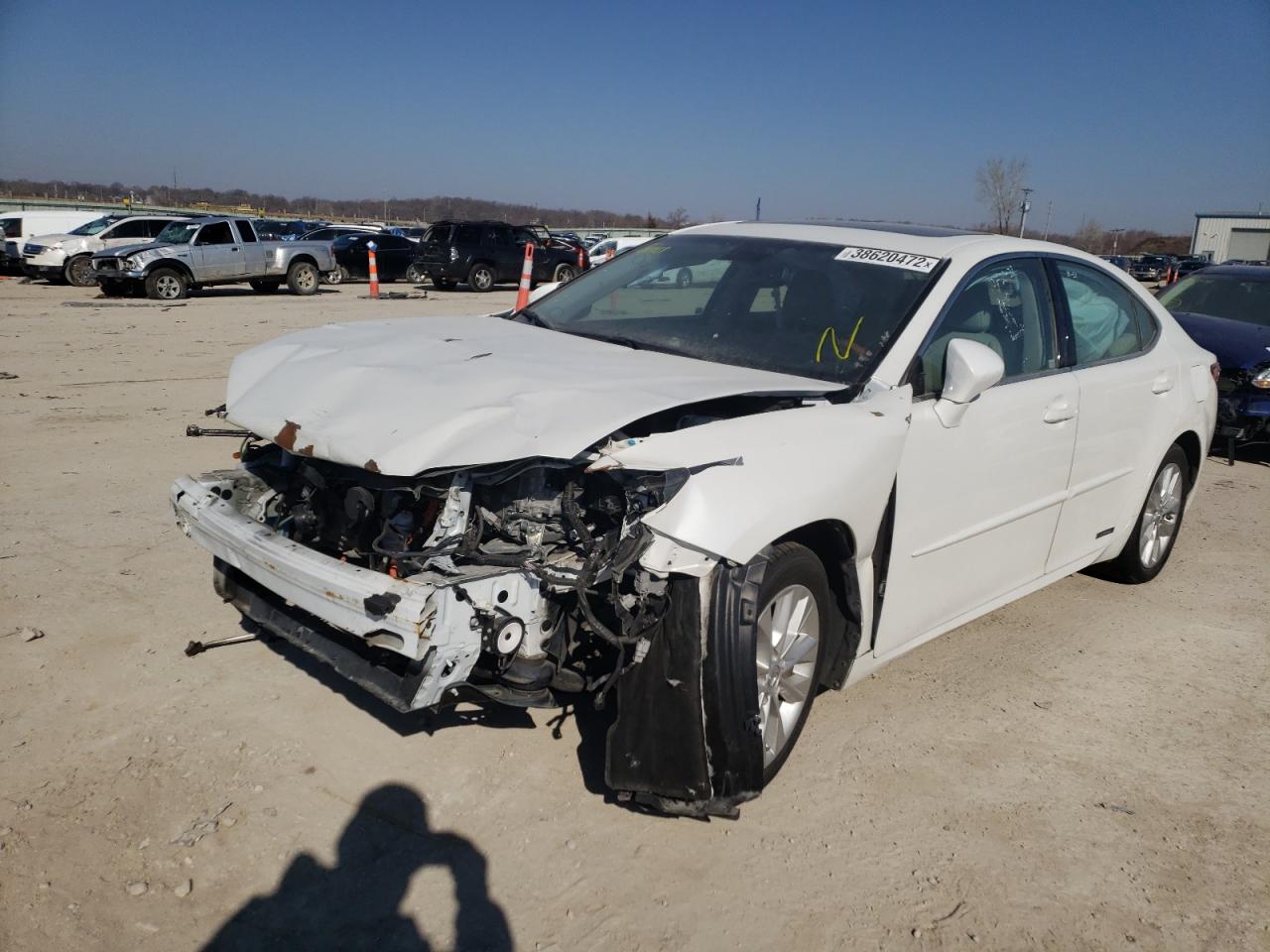 Photo 2 from auction – 2013 LEXUS ES 300H with VIN JTHBW1GG4D2014184