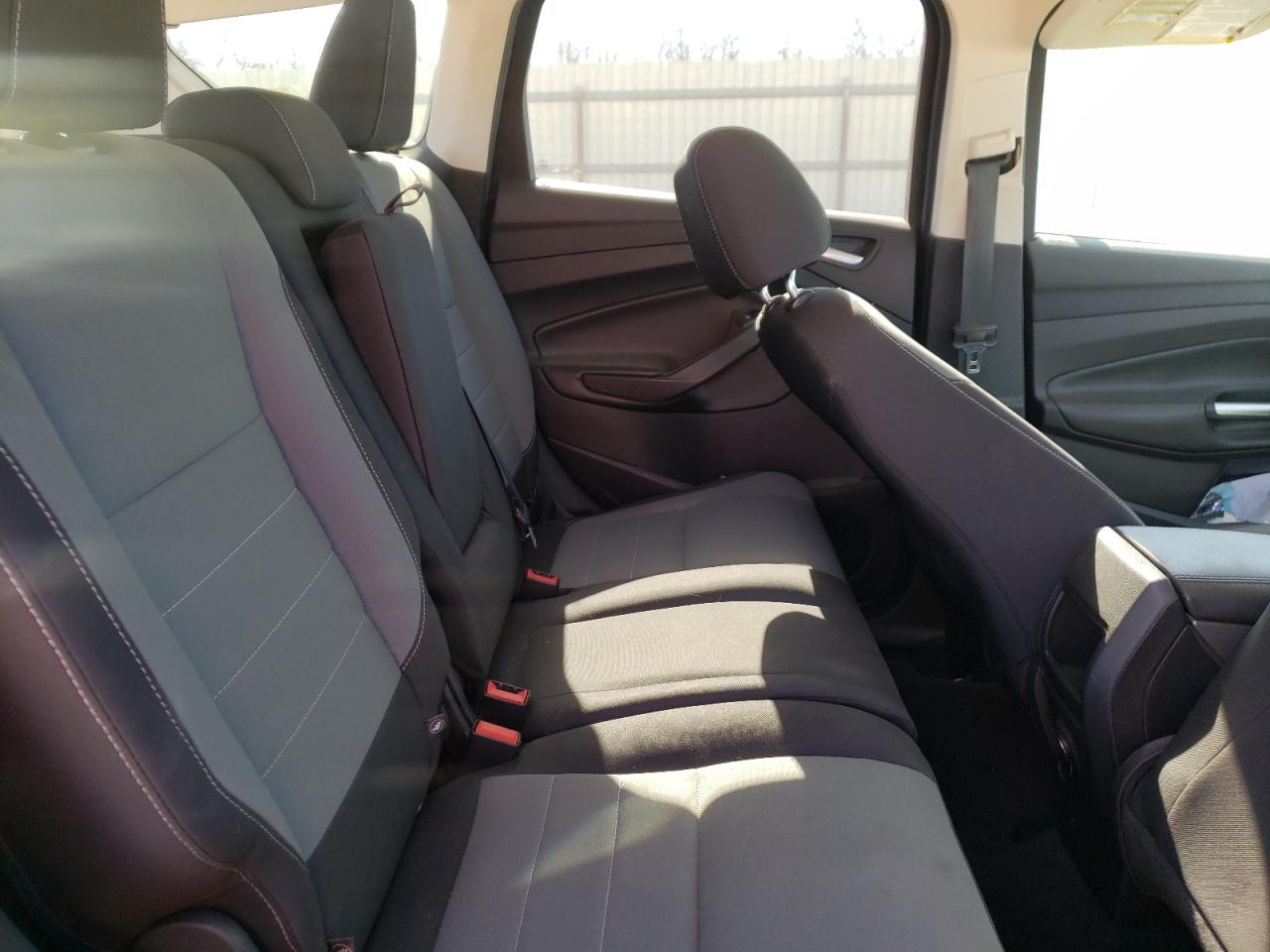 Photo 6 from auction – 2016 FORD ESCAPE SE with VIN 1FMCU9G95GUC63092