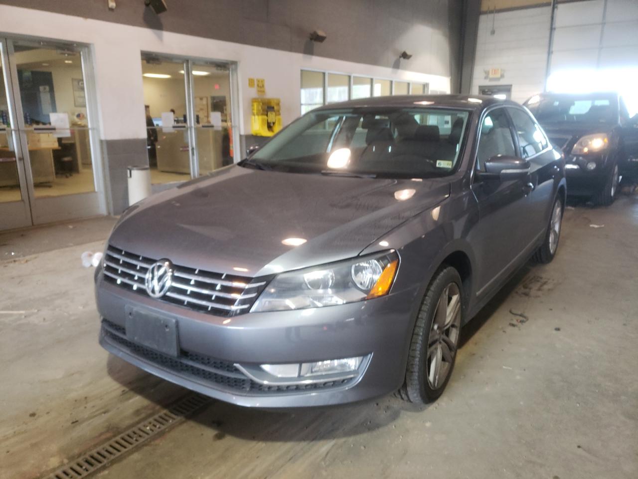 Photo 2 from auction – 2013 VOLKSWAGEN PASSAT SEL with VIN 1VWCM7A38DC079227