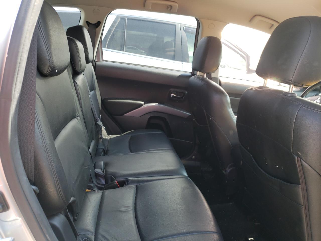 Photo 6 from auction – 2010 MITSUBISHI OUTLANDER with VIN JA4AS2AW3AZ001325