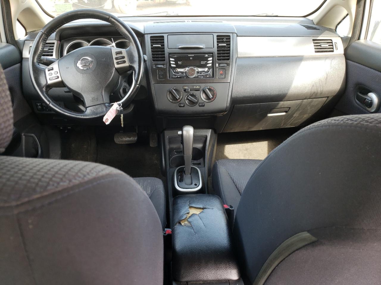 Photo 9 from auction – 2009 NISSAN VERSA S with VIN 3N1BC13E89L370922
