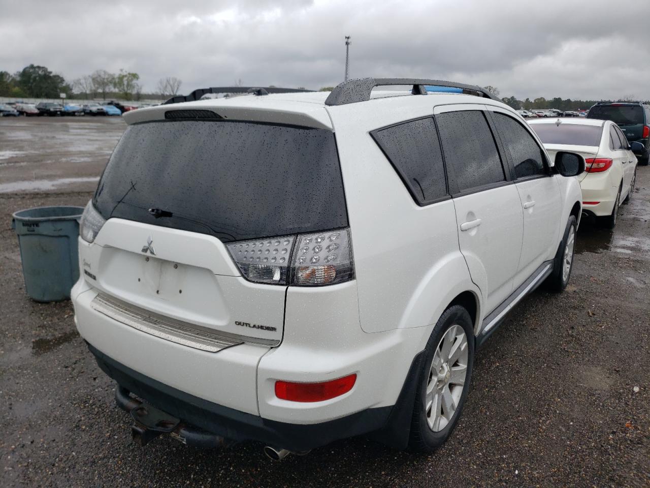 Photo 4 from auction – 2011 MITSUBISHI OUTLANDER with VIN JA4JT3AW8BU017179