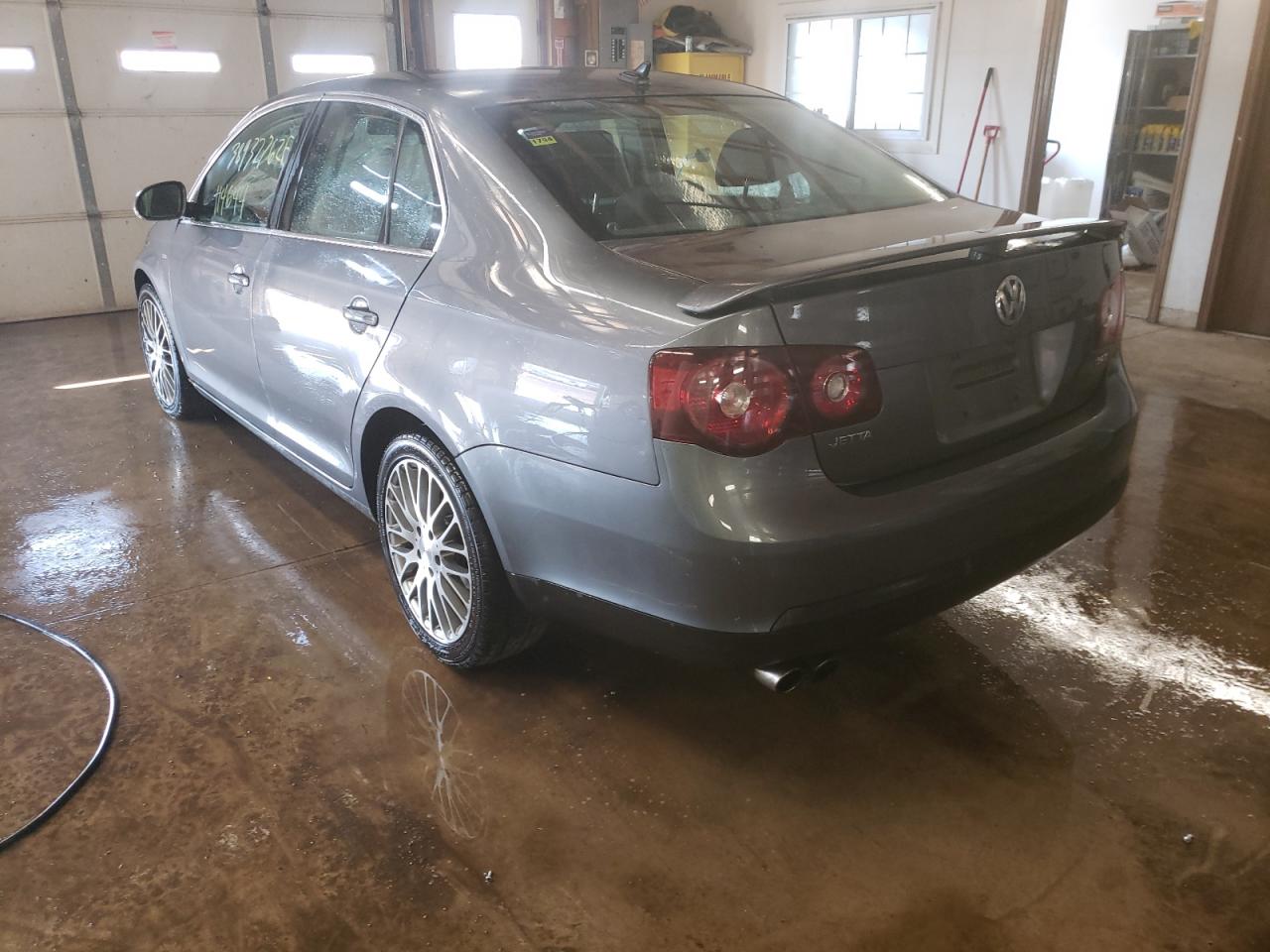 Photo 3 from auction – 2009 VOLKSWAGEN JETTA WOLF with VIN 3VWRJ71K09M004053