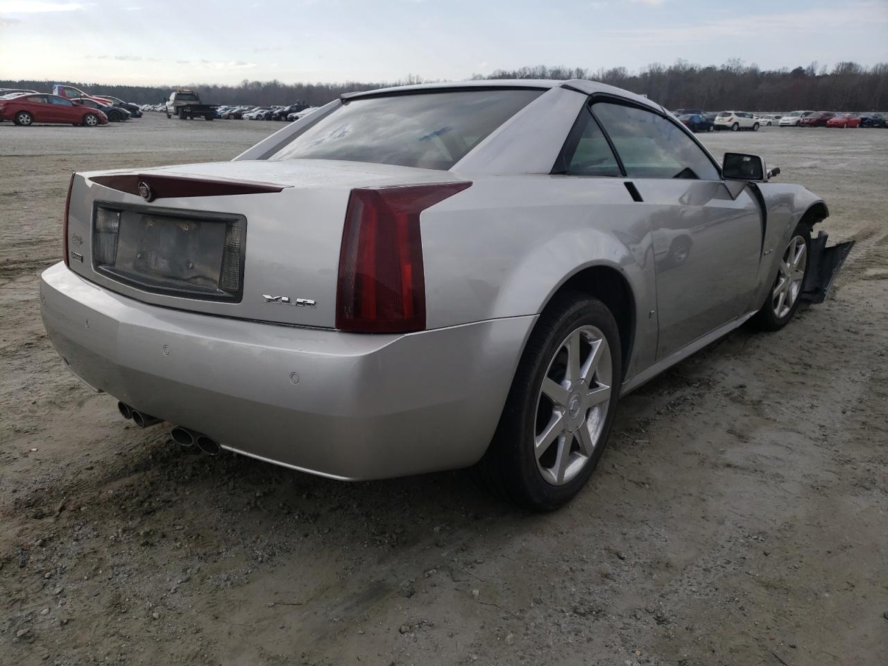 Zdjęcie 4 z aukcji – 2006 CADILLAC XLR z VIN 1G6YV36A465601092