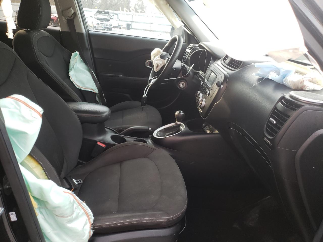 Photo 5 from auction – 2015 KIA SOUL with VIN KNDJN2A26F7752545