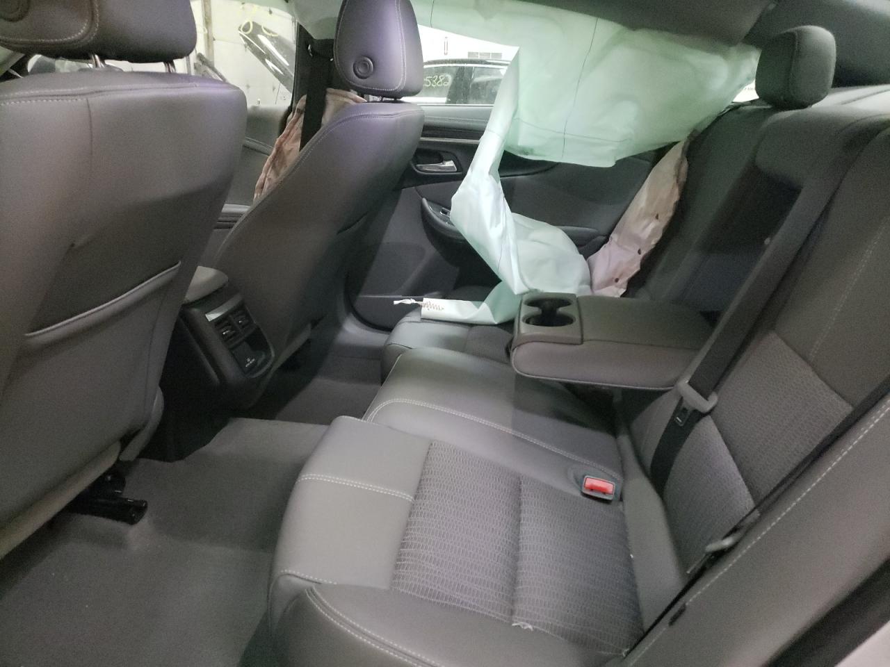 Photo 6 from auction – 2018 CHEVROLET IMPALA LT with VIN 2G1105S33J9145350
