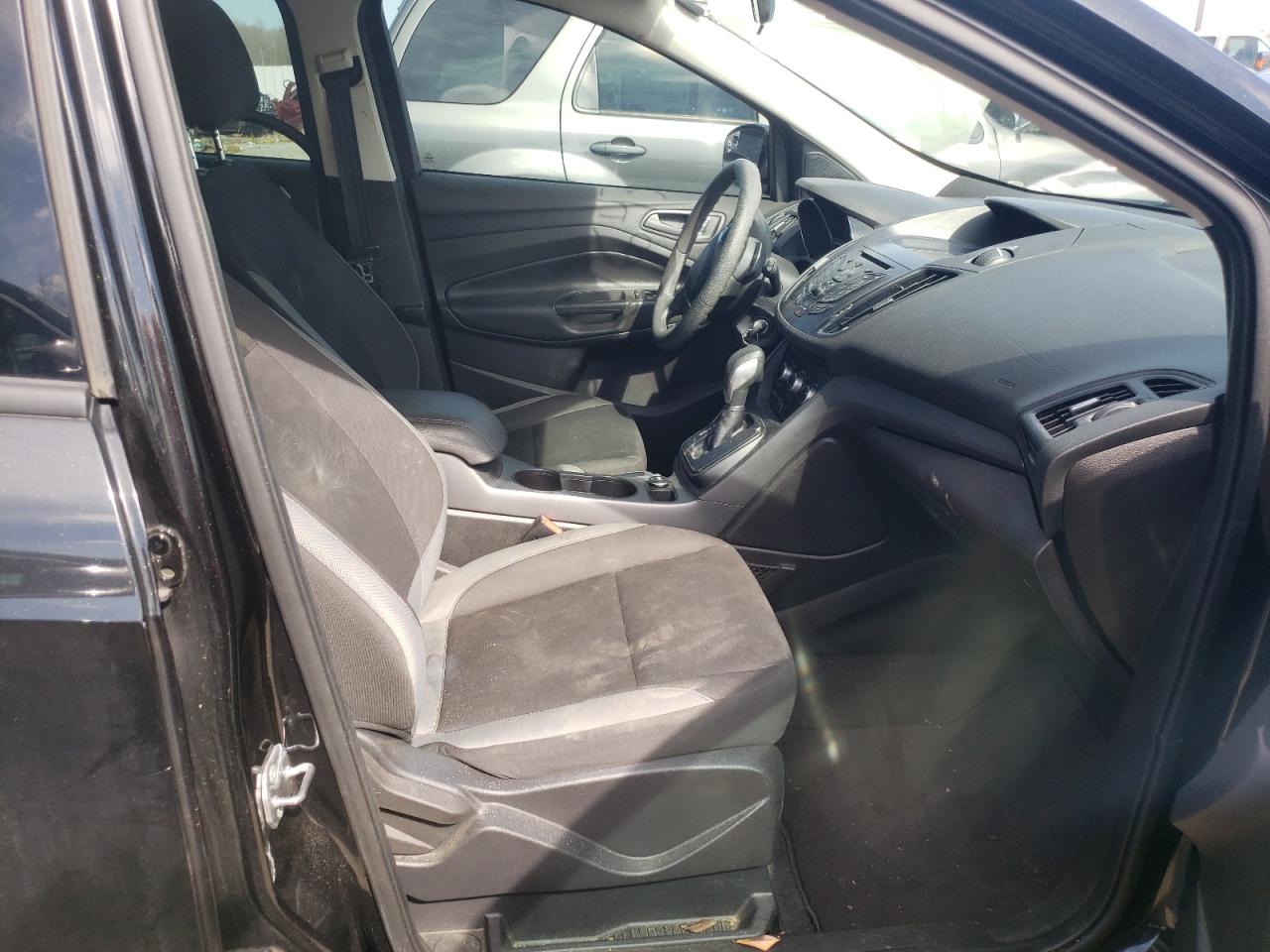Photo 5 from auction – 2014 FORD ESCAPE S with VIN 1FMCU0F79EUE46942