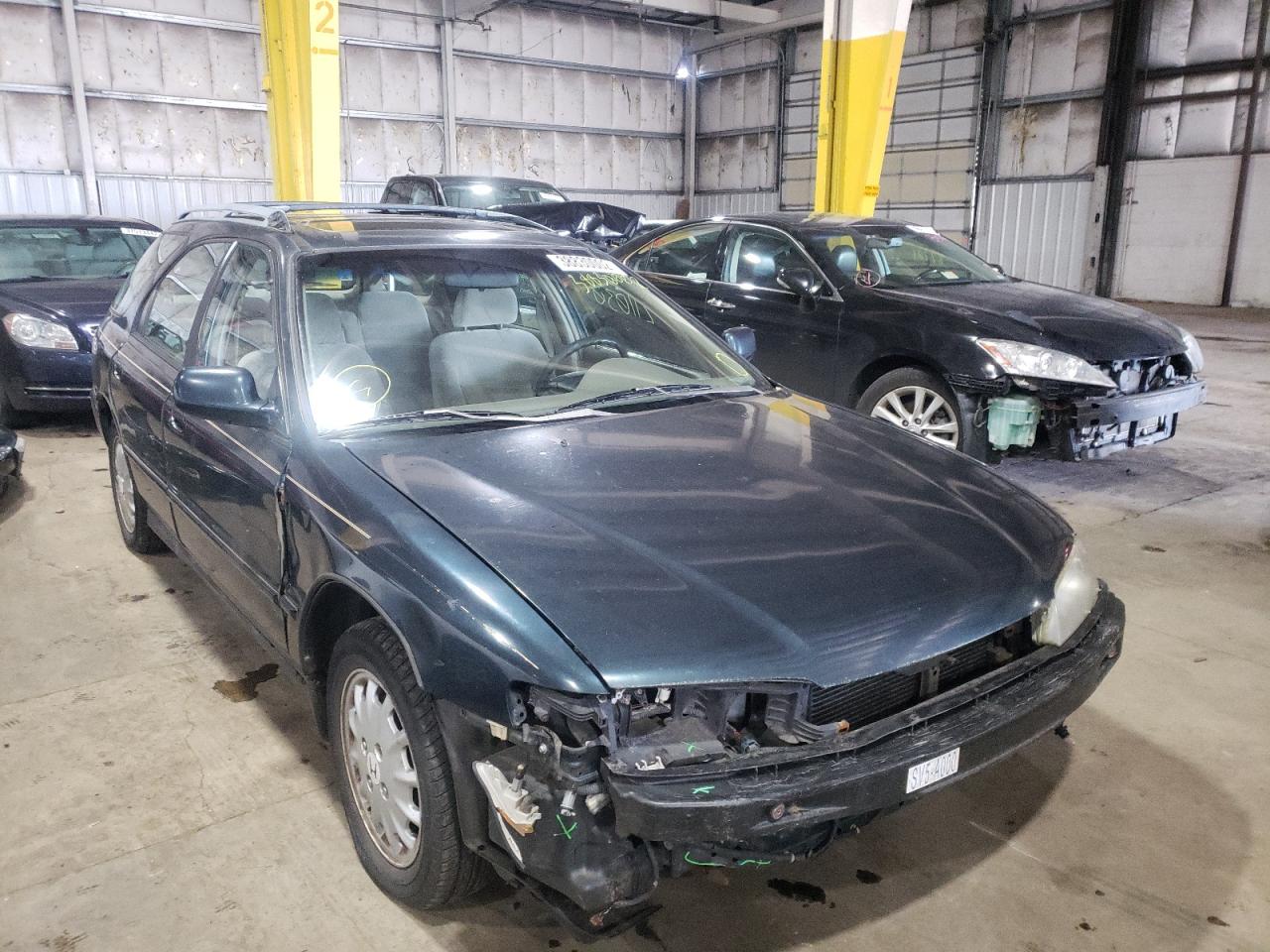 HONDA ACCORD EX 1996 with VIN 1HGCE189XTA008016 - Photo from auction