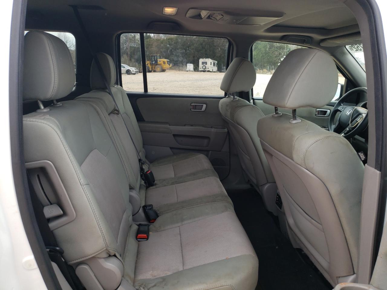 Photo 6 from auction – 2015 HONDA PILOT SE with VIN 5FNYF4H38FB055362