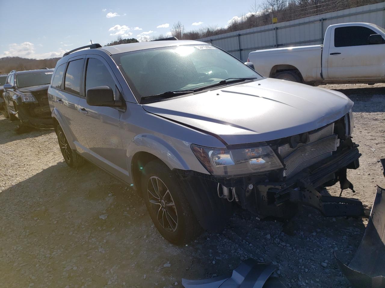 DODGE JOURNEY SE 2018 with VIN 3C4PDCABXJT519002 - Photo from auction