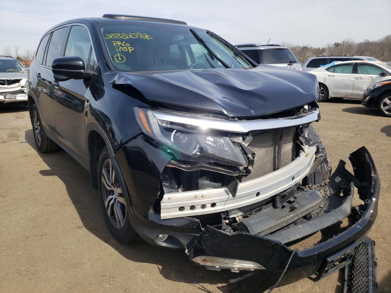HONDA PILOT EXLN 2016 with VIN 5FNYF6H78GB011796 - Photo from auction