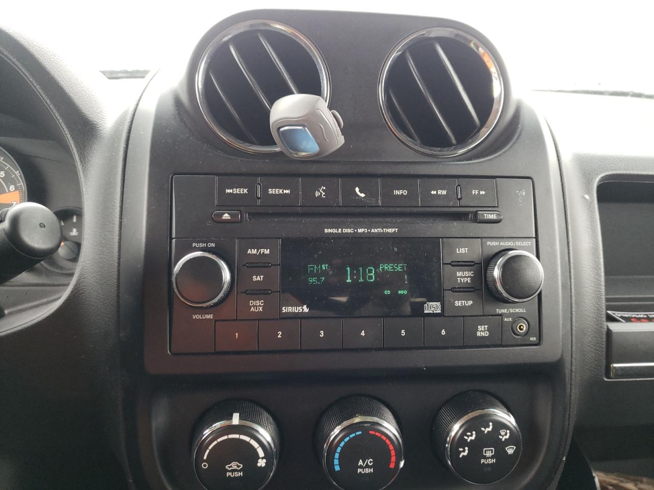 Photo 9 from auction – 2016 JEEP PATRIOT SP with VIN 1C4NJPBB2GD603772