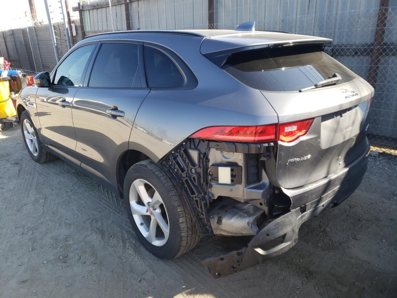 Photo 3 from auction – 2017 JAGUAR F-PACE PRE with VIN SADCJ2BN2HA095976