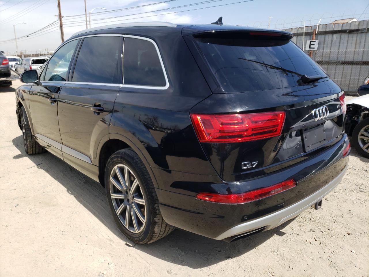 Photo 3 from auction – 2019 AUDI Q7 PREMIUM with VIN WA1LAAF72KD002360