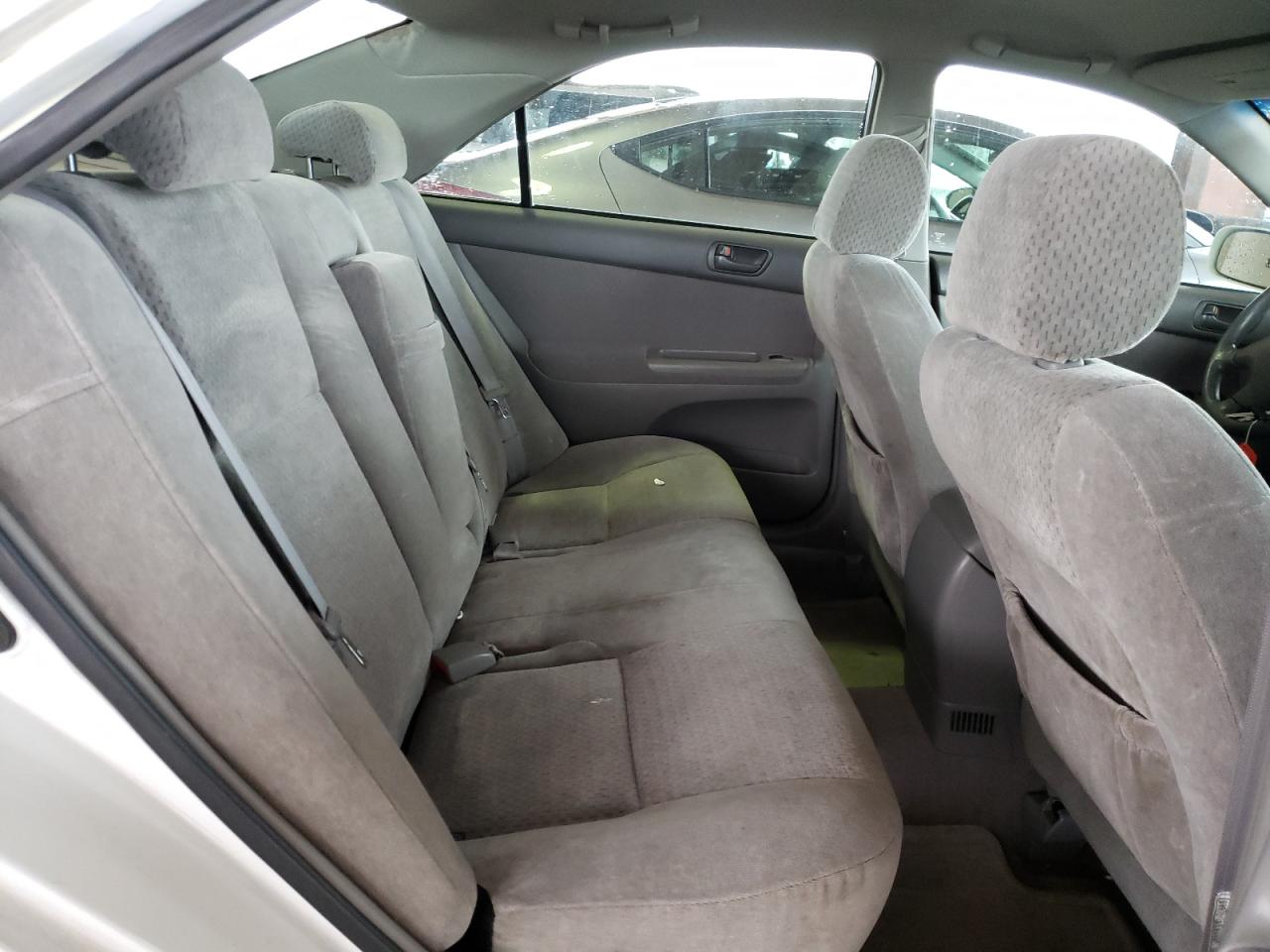 Photo 6 from auction – 2004 TOYOTA CAMRY LE with VIN 4T1BE32K14U367476