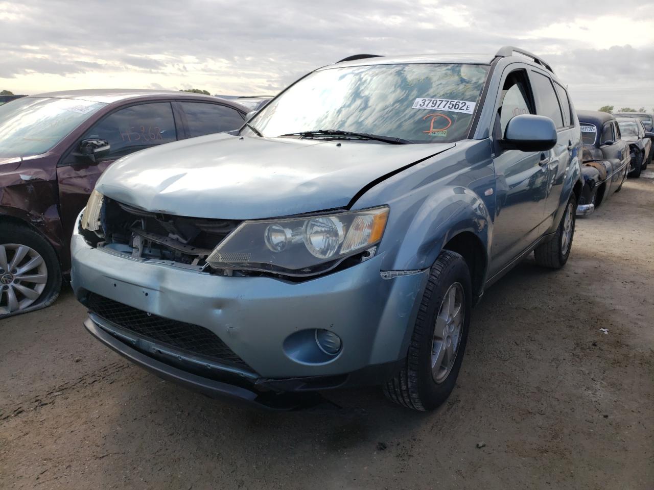 Photo 2 from auction – 2007 MITSUBISHI OUTLANDER with VIN JA4MS31X57Z010256