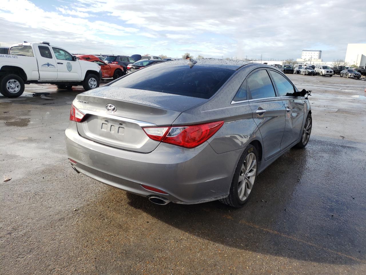 Photo 14 from auction – 2013 HYUNDAI SONATA SE with VIN 5NPEC4AC2DH576114