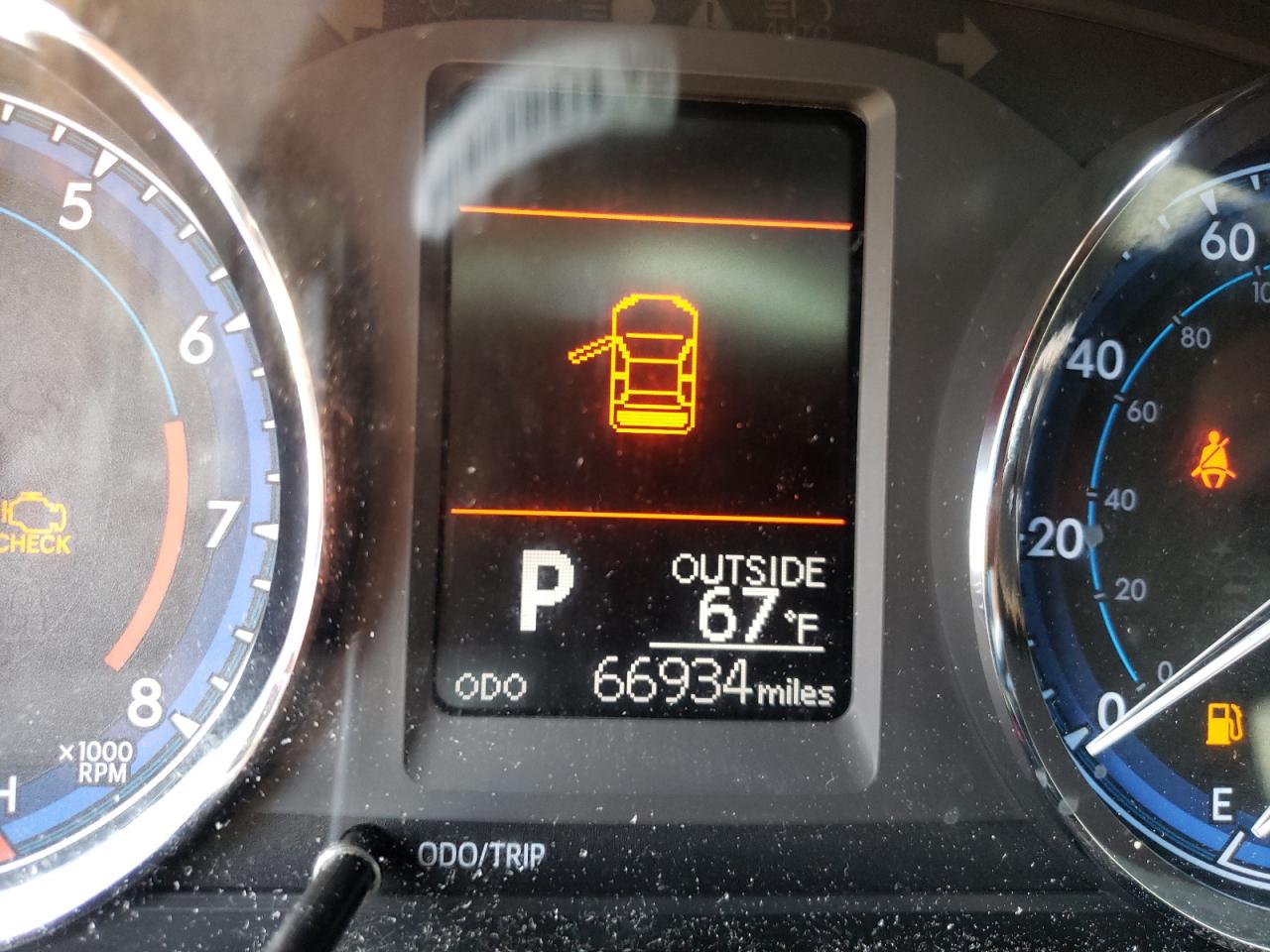 Photo 8 from auction – 2018 TOYOTA COROLLA L with VIN 2T1BURHE3JC059861
