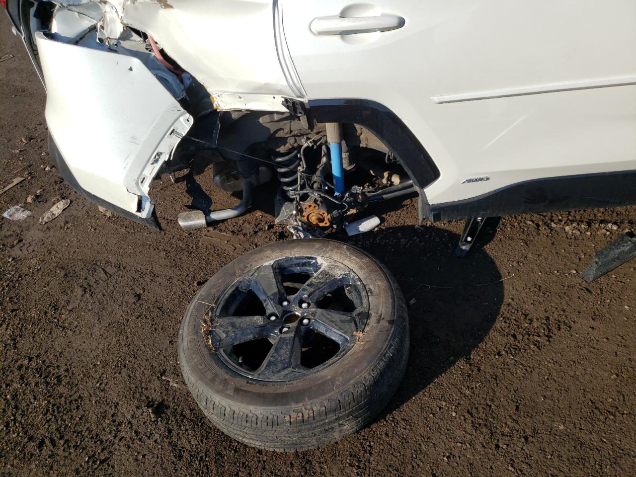 Photo 9 from auction – 2021 TOYOTA RAV4 XSE with VIN 2T3E6RFV1MW006497