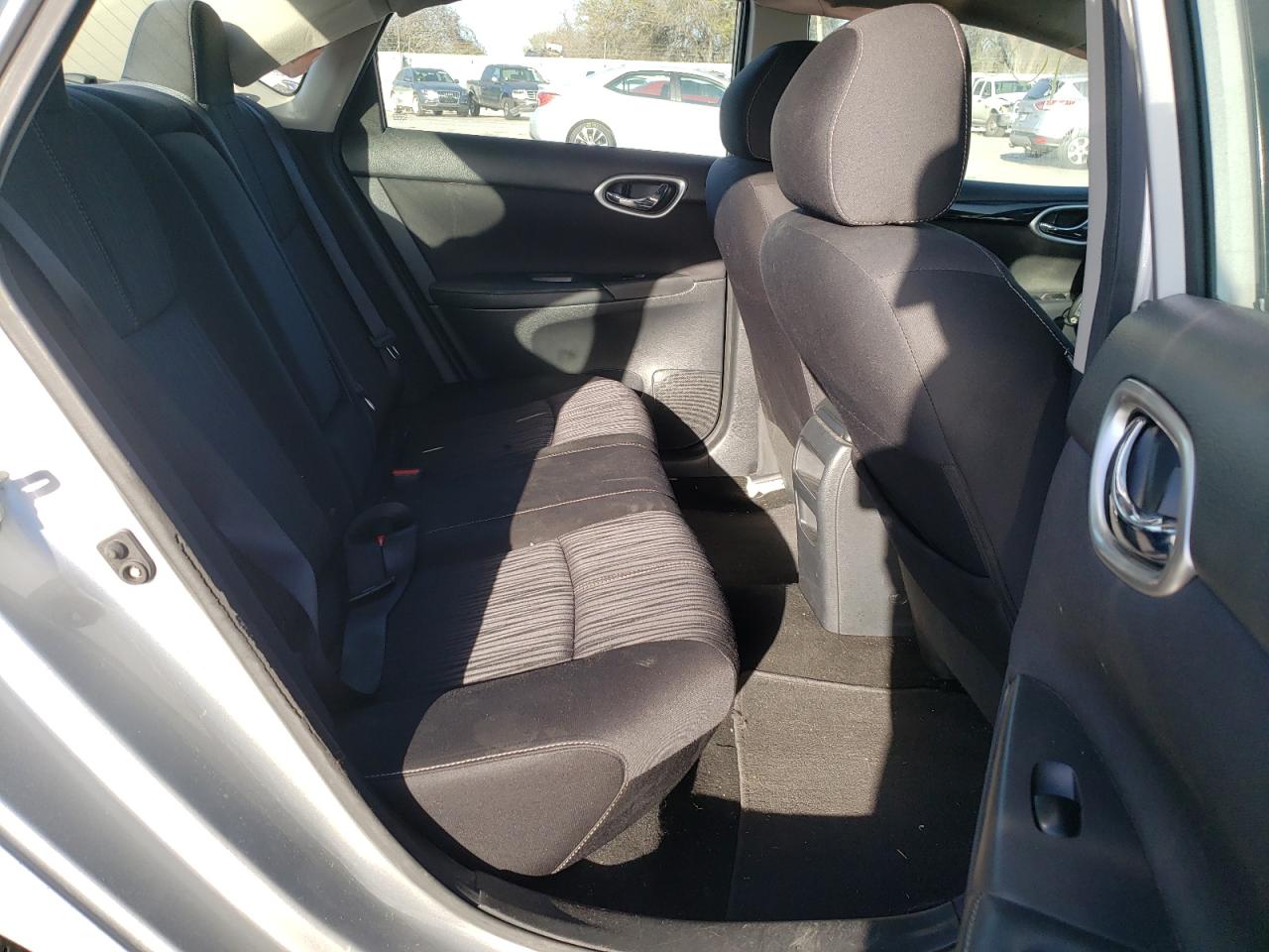 Photo 6 from auction – 2017 NISSAN SENTRA S with VIN 3N1AB7AP2HY352701