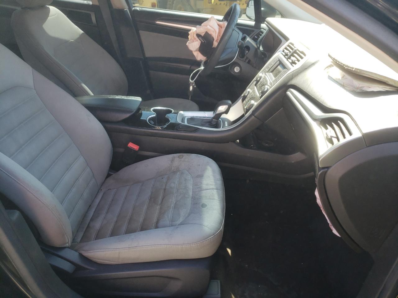 Photo 5 from auction – 2015 FORD FUSION S with VIN 3FA6P0G79FR256550