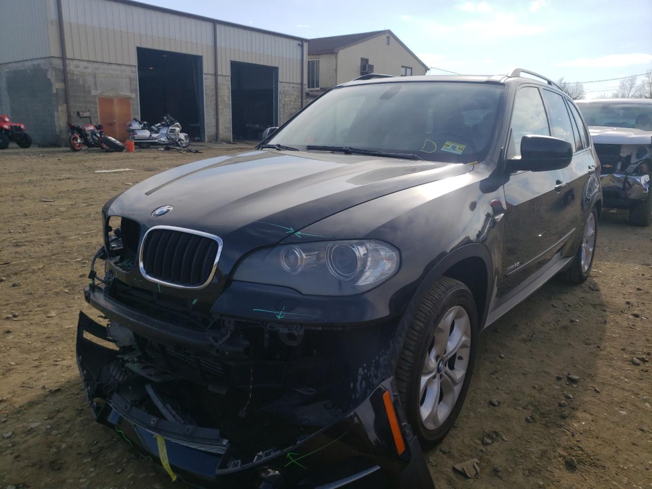 Photo 2 from auction – 2011 BMW X5 XDRIVE3 with VIN 5UXZV4C52BL743363