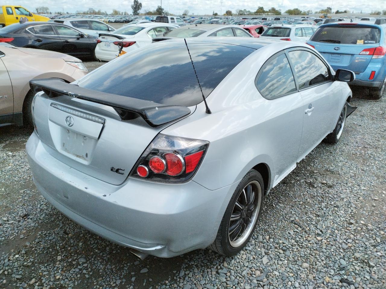 Photo 4 from auction – 2010 SCION TC with VIN JTKDE3B70A0314305