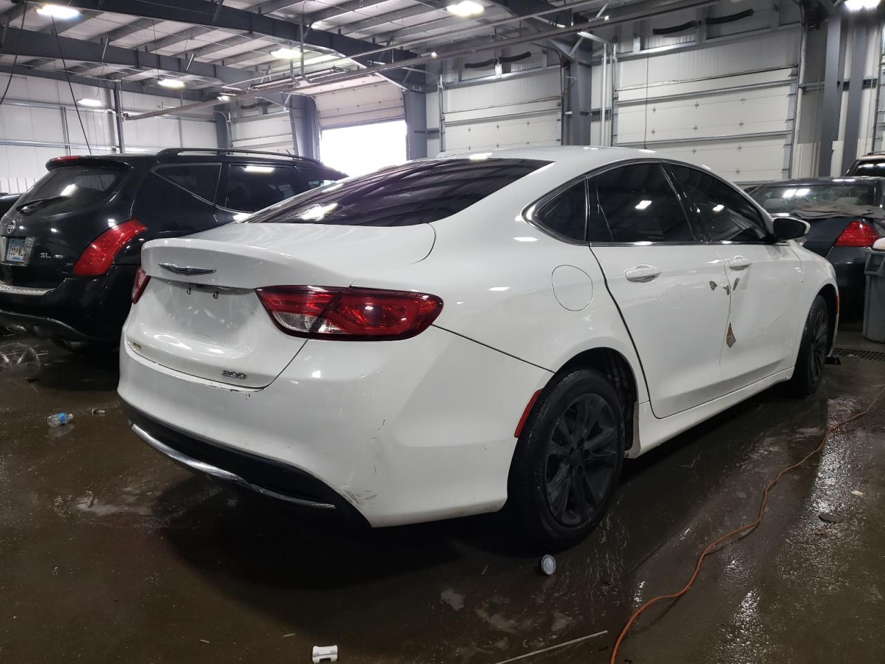 Photo 4 from auction – 2015 CHRYSLER 200 LIMITE with VIN 1C3CCCAB0FN724230