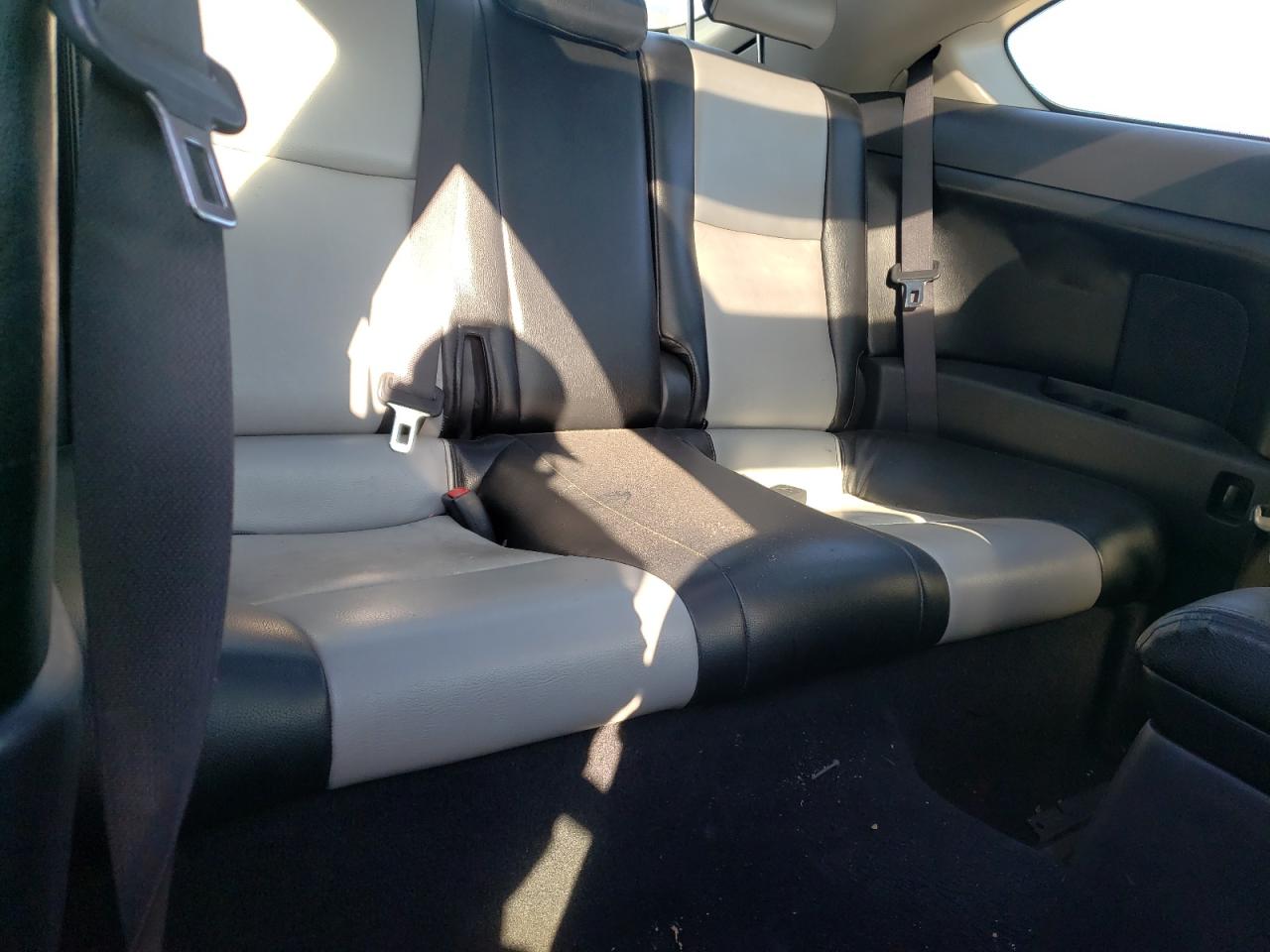Photo 6 from auction – 2006 TOYOTA SCION TC with VIN JTKDE177860084632